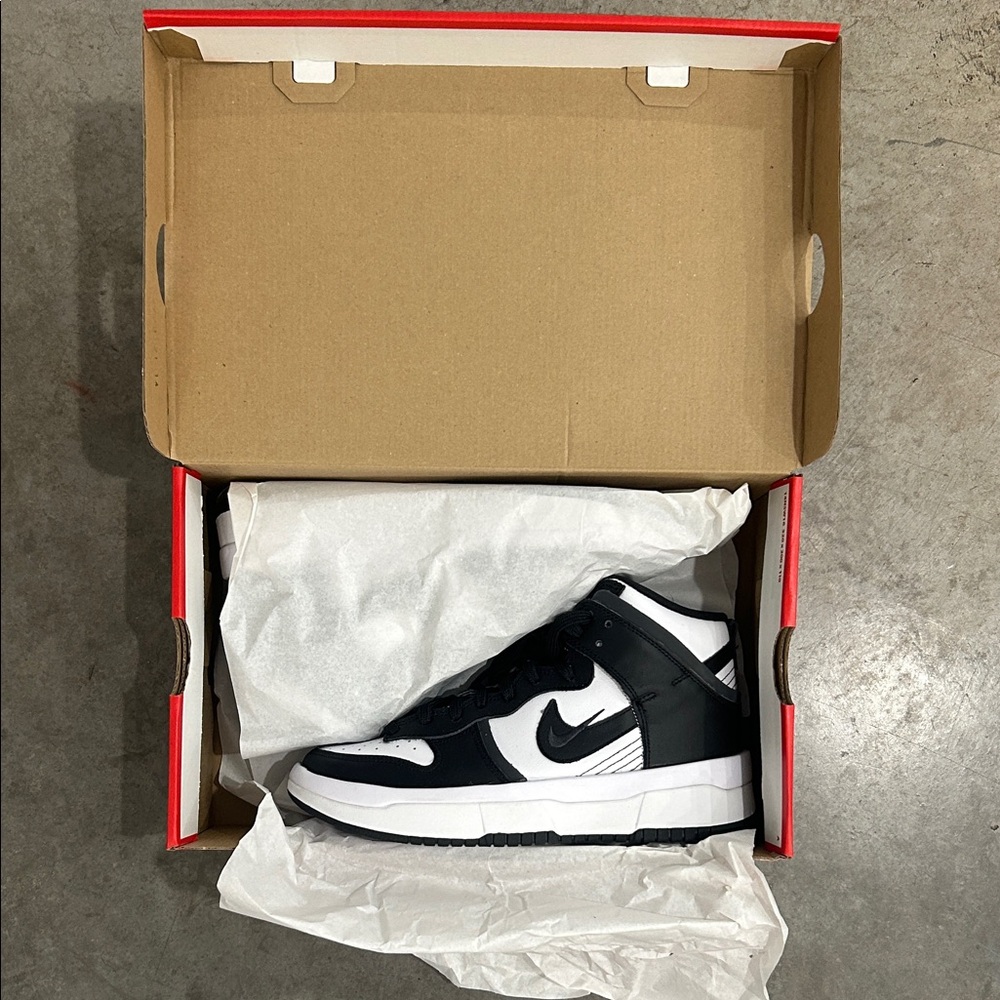 Nike Black and White Athletic Shoes